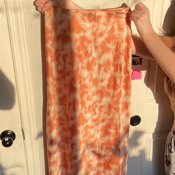 Orange and white satin maxi skirt! Very good condition, and slimmer fit. - Picture 2 of 8